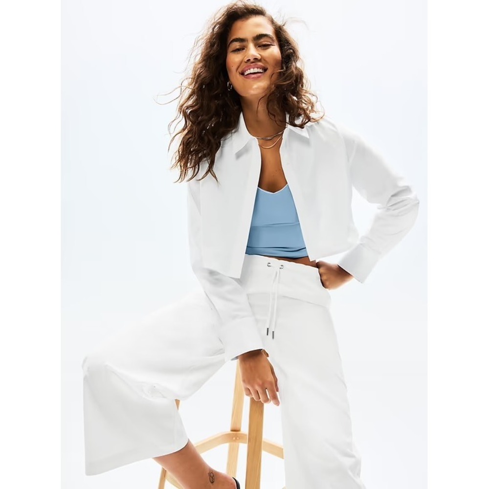 Athleta Midday Ultra Cropped Shirt White Button Down Long Sleeve Small NEW